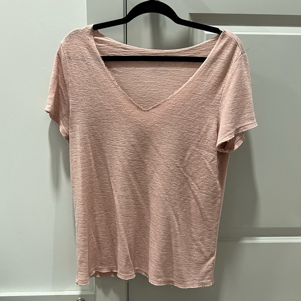 AEROPOSTALE - pink vneck short sleeve top, loose fit, size M, in great condition